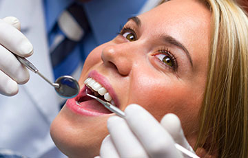 An implant-supported overdenture